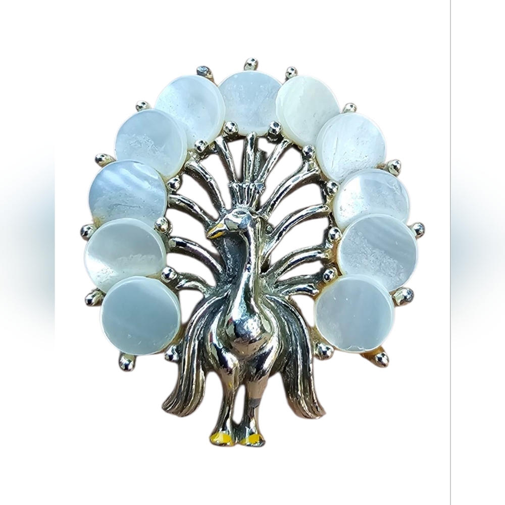 Vintage White Gold Tone Cutout Mother of Pearl Disks Peacock Exotic Bird Brooch - Picture 1 of 3